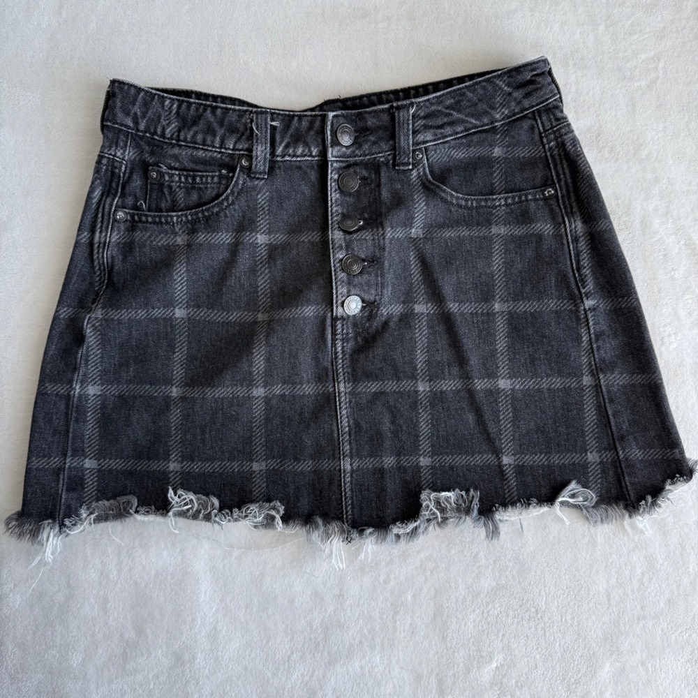 American Eagle Women Skirt Sz 8 Button Fly Raw Hem Black Tartan Plaid Mini Dress